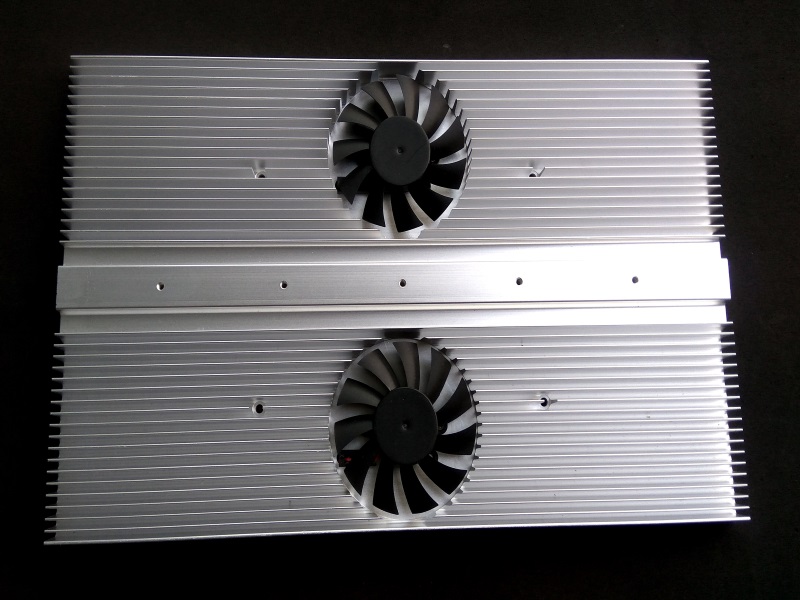 工業電腦散熱器-R7016E01 - 工業電腦用散熱器 散熱產品