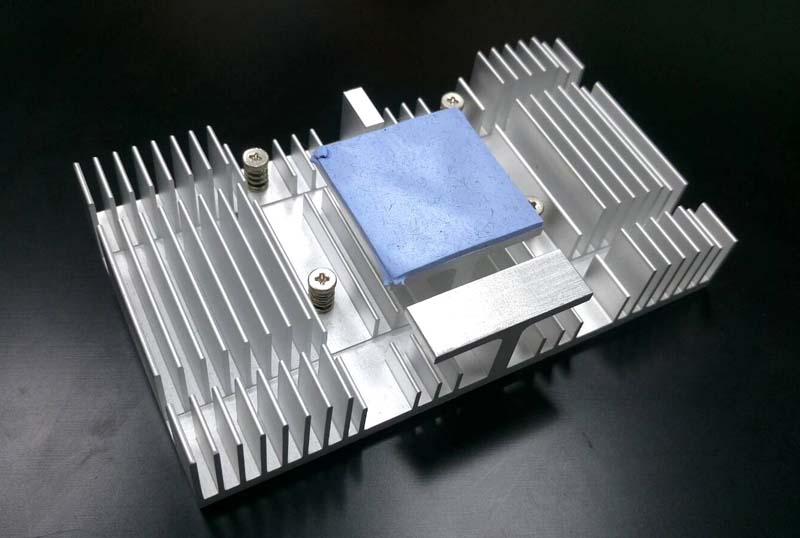 Switch 散熱片-R5007C01 - 網路通訊類散熱產品 散熱產品